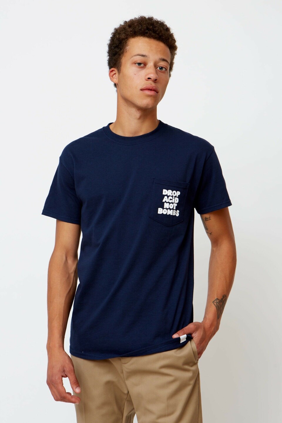 Design og drugs: Ny trend breder sig på t-shirts