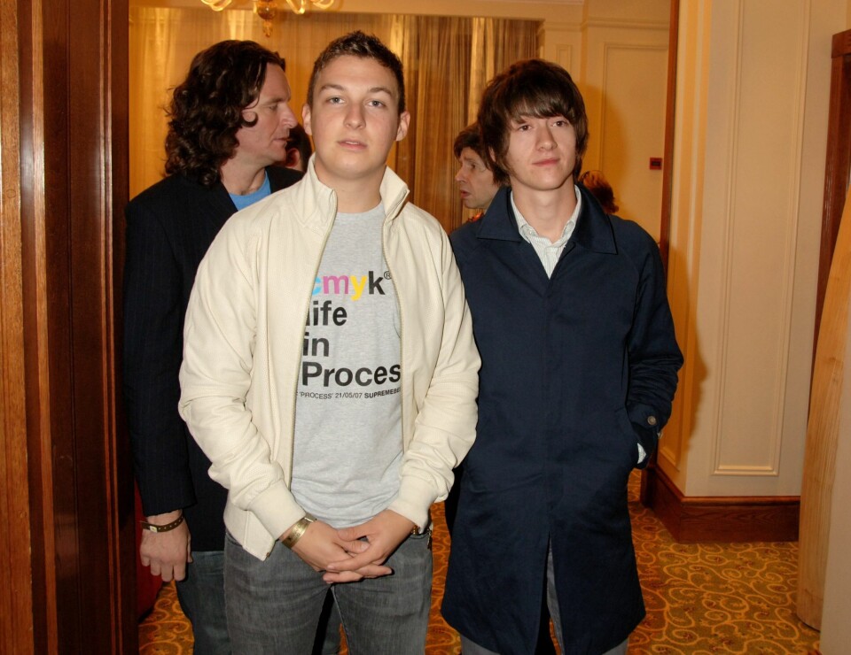 Arctic Monkeys er tilbage: Vi har rangeret Alex Turners looks gennem årene fra værst til bedst