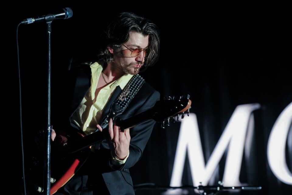 Arctic Monkeys er tilbage: Vi har rangeret Alex Turners looks gennem årene fra værst til bedst