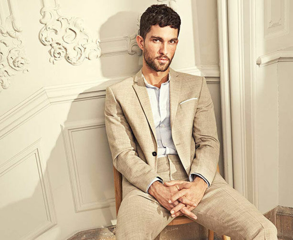 The-linen-suit-1.jpg