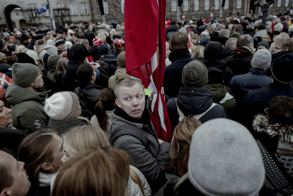 Selv ikke republikanerne kunne afholde sig fra at flage for kongen