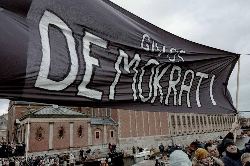 Selv ikke republikanerne kunne afholde sig fra at flage for kongen