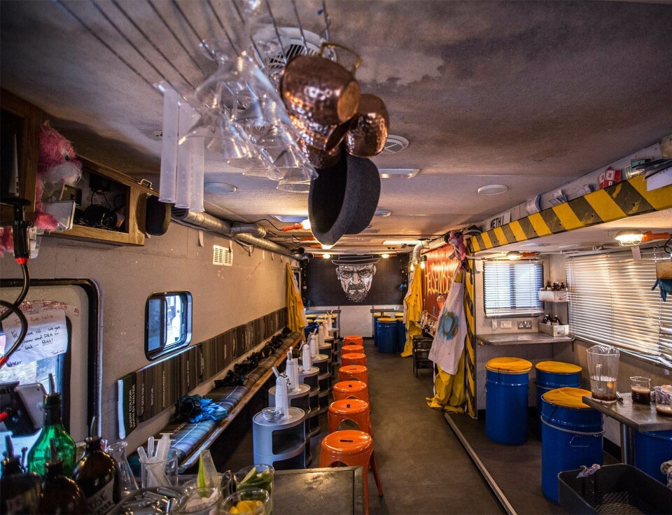 Se billederne: Drik osende cocktails på Breaking Bad-bar i New York