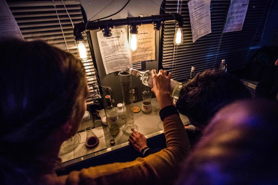 Se billederne: Drik osende cocktails på Breaking Bad-bar i New York