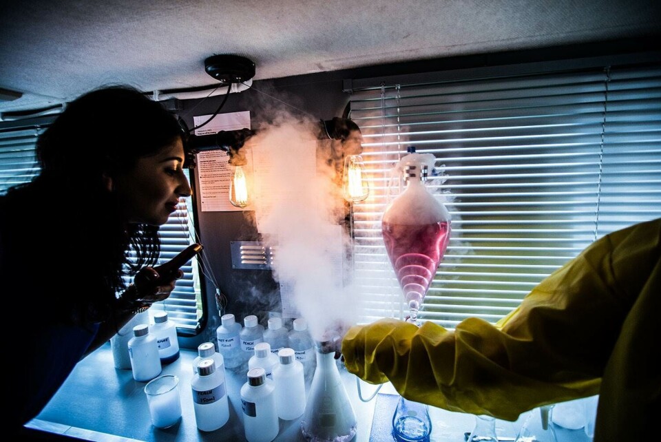 Se billederne: Drik osende cocktails på Breaking Bad-bar i New York