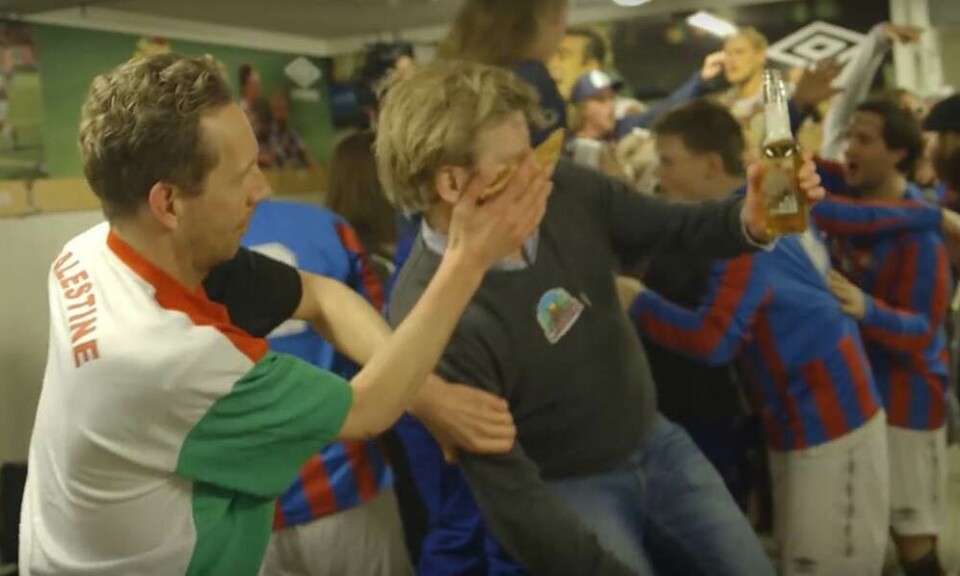 Video: Norsk fulde-fodbold er den mest oplagte idé til din næste julefrokost