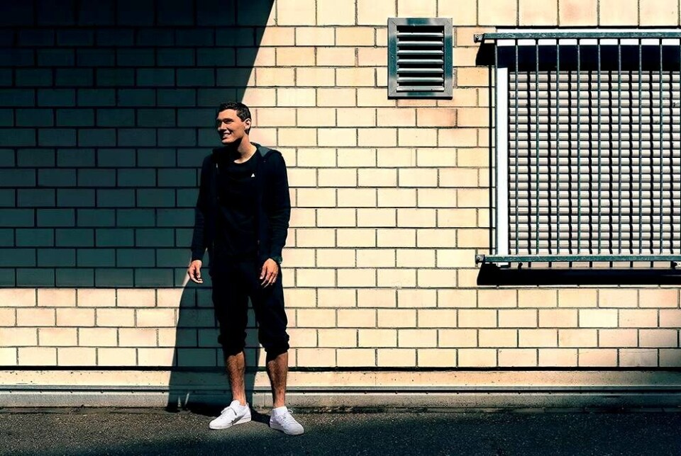 Andreas Christensen: 'Det kunne være meget sjovt at være med til festerne, men jeg får lov til at spille foran 50.000 tilskuere, så jeg vil ikke bytte'
