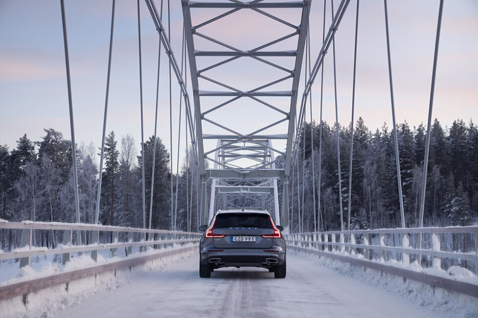 V60 Cross Country 05.jpg