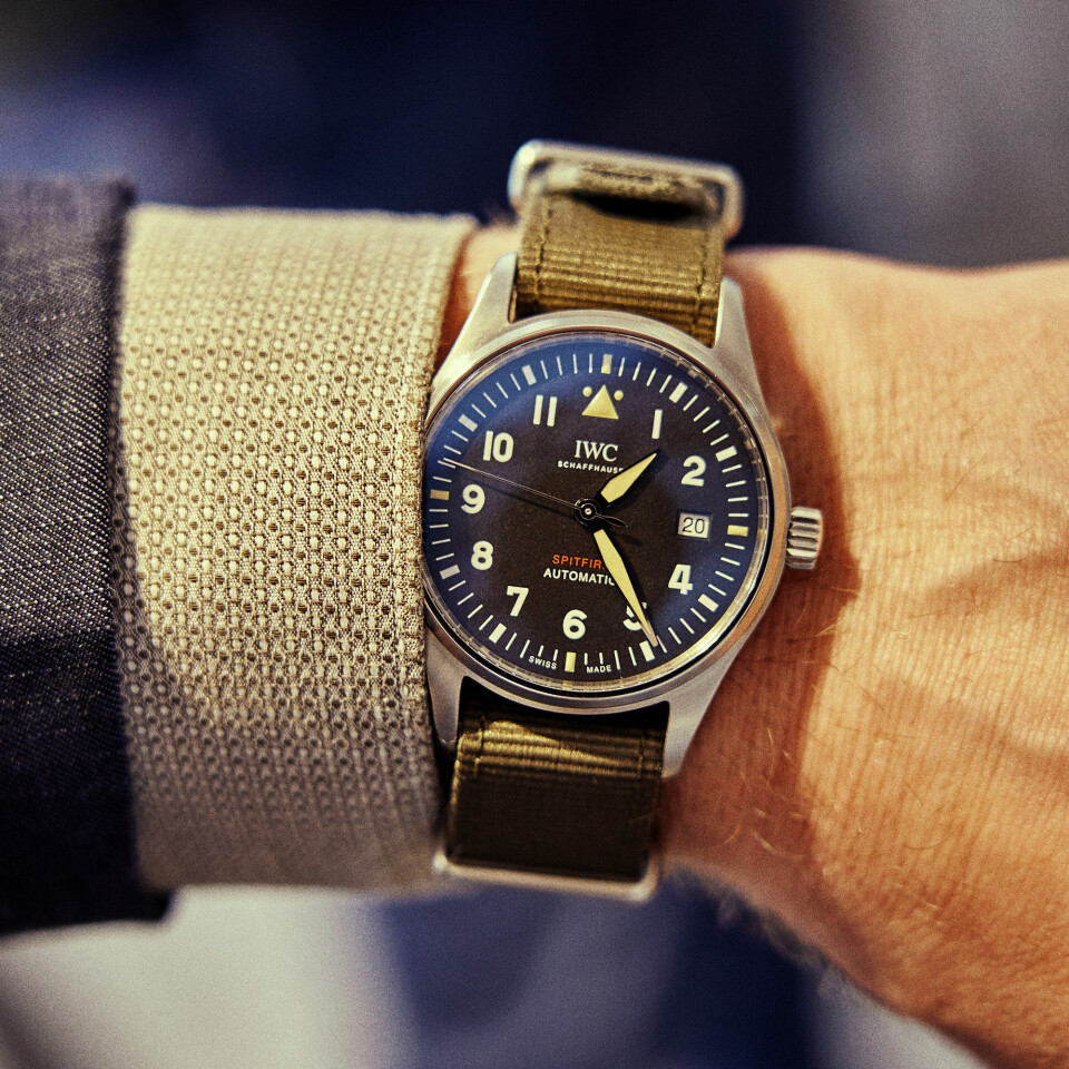 Ur-ekspert Søren Ulrik Gade, der arbejder i Klarlund, har iført sig et 39 mm IWC Spitfire.
