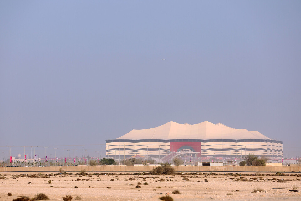Halvtomme tribuner og fattig på kultur: VM i Qatar er det perfekte billede på konform og kedelig fodbold