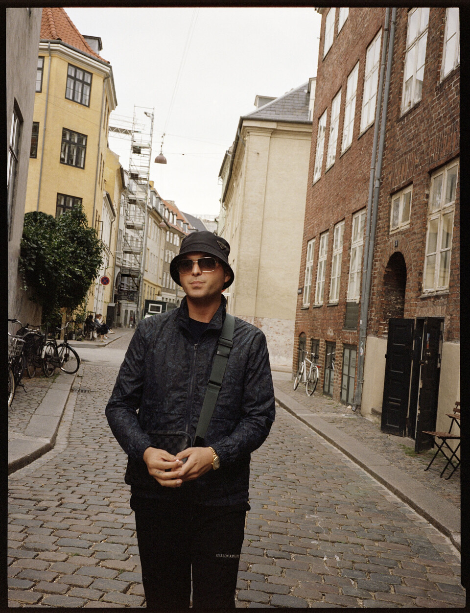 Gilli varmer op til sit livs største koncert med nyt album: ”Det her kommer til at overraske folk”