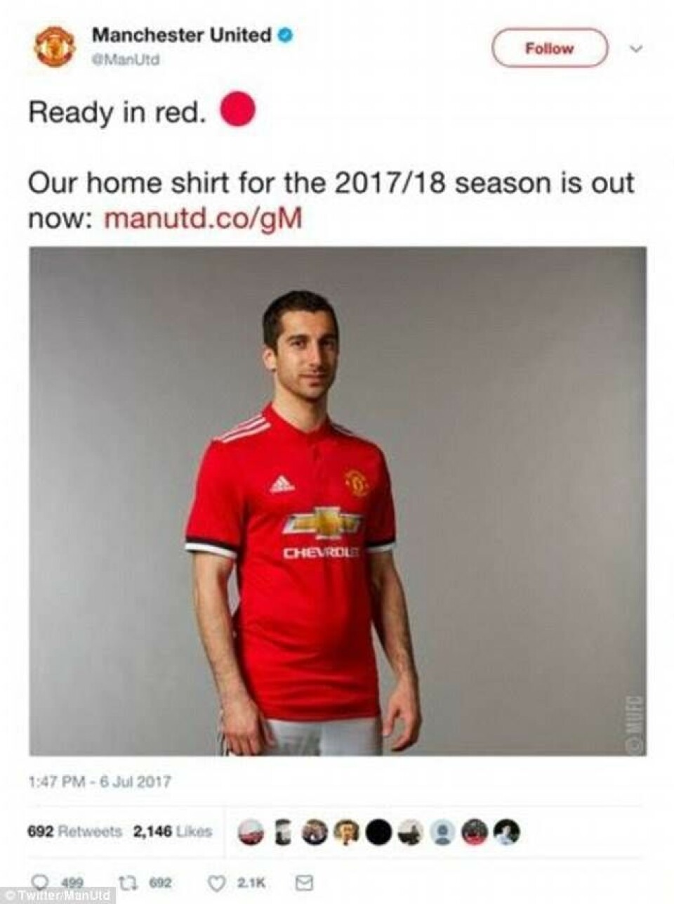 Manchester United sletter billede af Mkhitaryan i deres nye trøje, fordi han har taget lidt for meget på i ferien