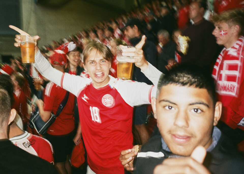 Fotoreportage: Hele nationen festede, mens Danmark spillede sig videre