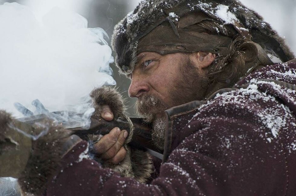 Christopher Nolan forklarer hvorfor Tom Hardy så tit dækker sit ansigt til