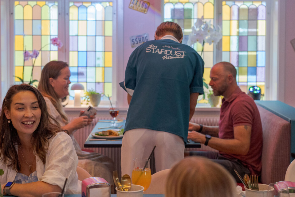 På Pia’s Stardust Diner får du din ballotine serveret af syngende tjenere
