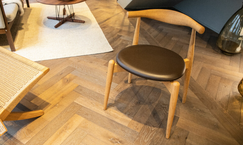 Elbow-Chair.jpg