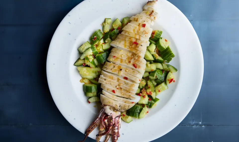 Grillet Dansk Bl ksprutte Med Spicy Smashed Cucumber Salad Grillet Dansk Bl ksprutte Med Spicy Smashed Cucumber Salad