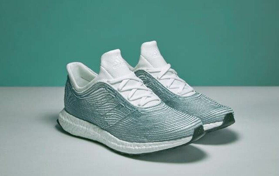 Adidas laver ny løbesko af plastikflasker og fiskenet fra havet