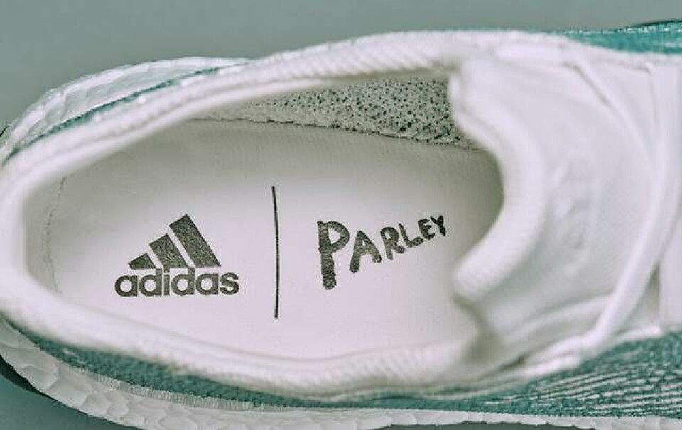 Adidas laver ny løbesko af plastikflasker og fiskenet fra havet