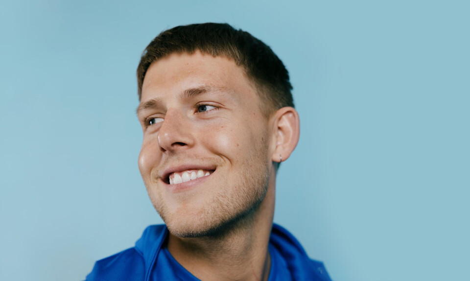 Når Nicolai Vallys ikke brager kasser ind i Superligaen, spiser han wienerschnitzler og kigger med lange øjne efter sin vens slips
