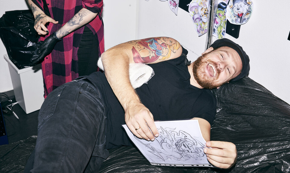 Christian Fuhlendorff har fået en tatovering af sin kone som Superwoman