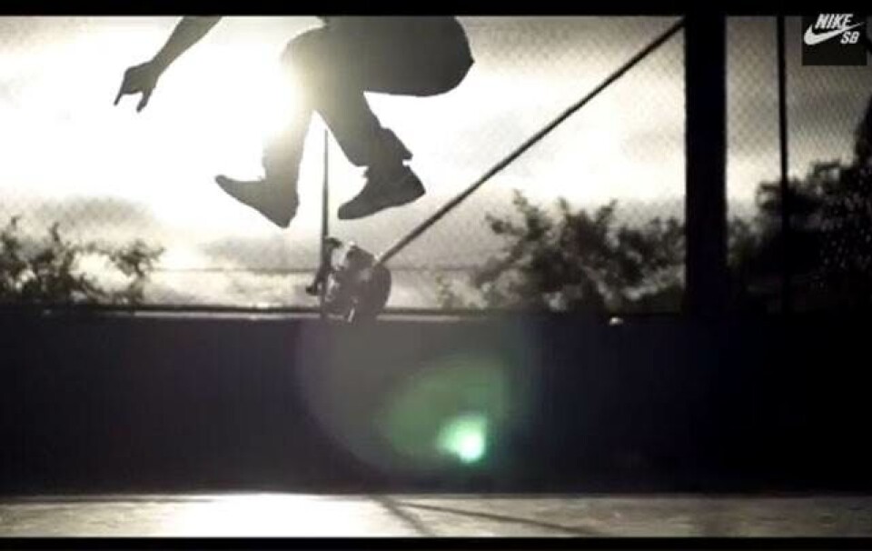Se video: Nike forener skateboarding og fodbold i Brasilien