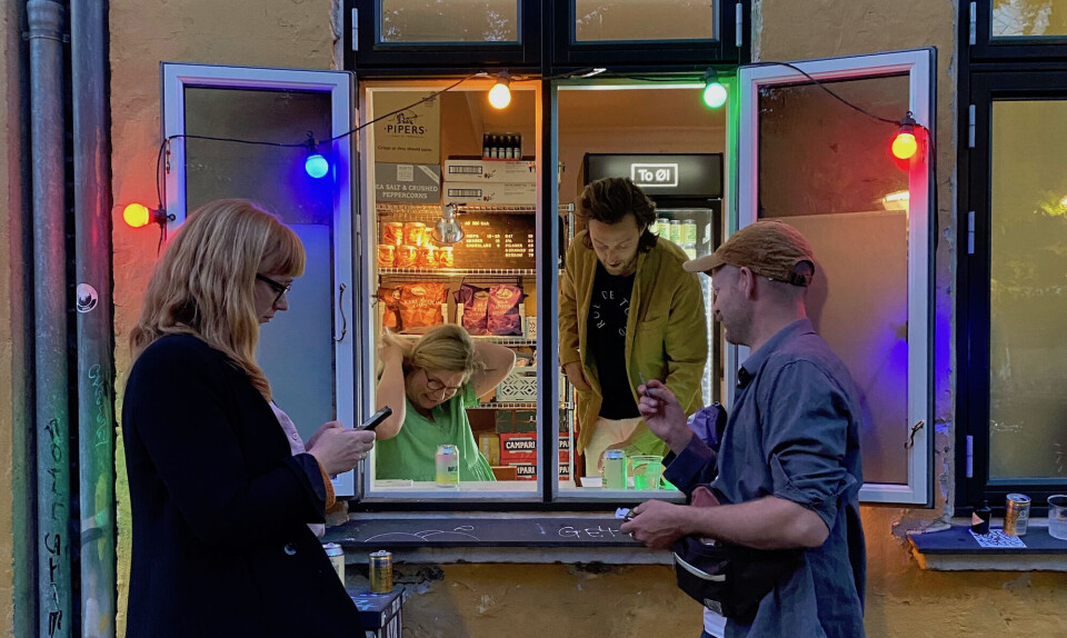 Esben Bjerre har åbnet en kiosk i sit eget hjem