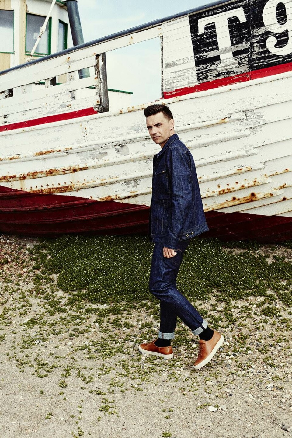 Simon Kvamm i Klitmøller: ”Det er fedt at være i kanten af noget. Her er udsigt. Et gigantisk hav, en kæmpe horisont og lille mig, der står der'