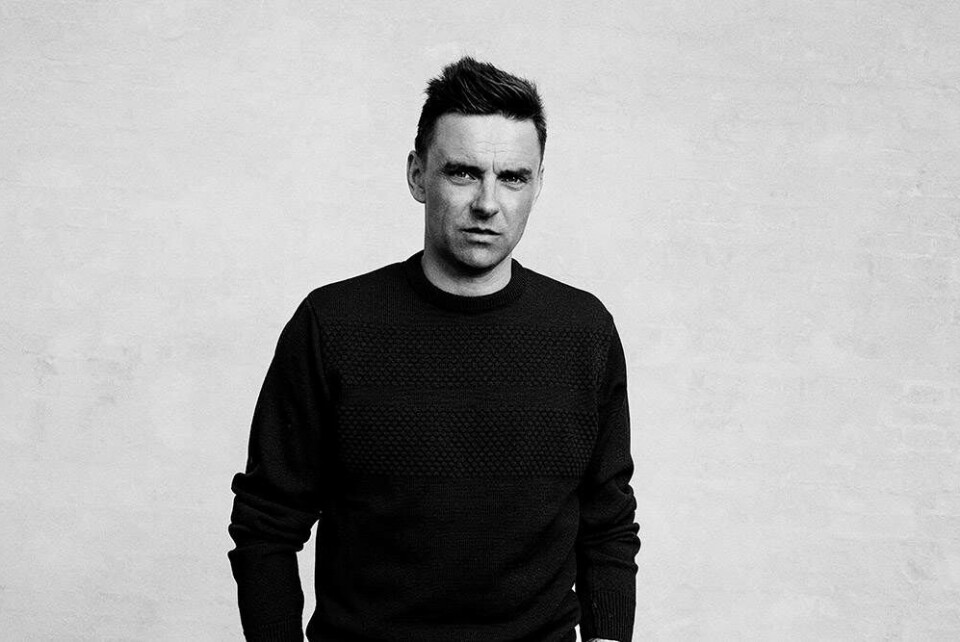 Simon Kvamm i Klitmøller: ”Det er fedt at være i kanten af noget. Her er udsigt. Et gigantisk hav, en kæmpe horisont og lille mig, der står der'