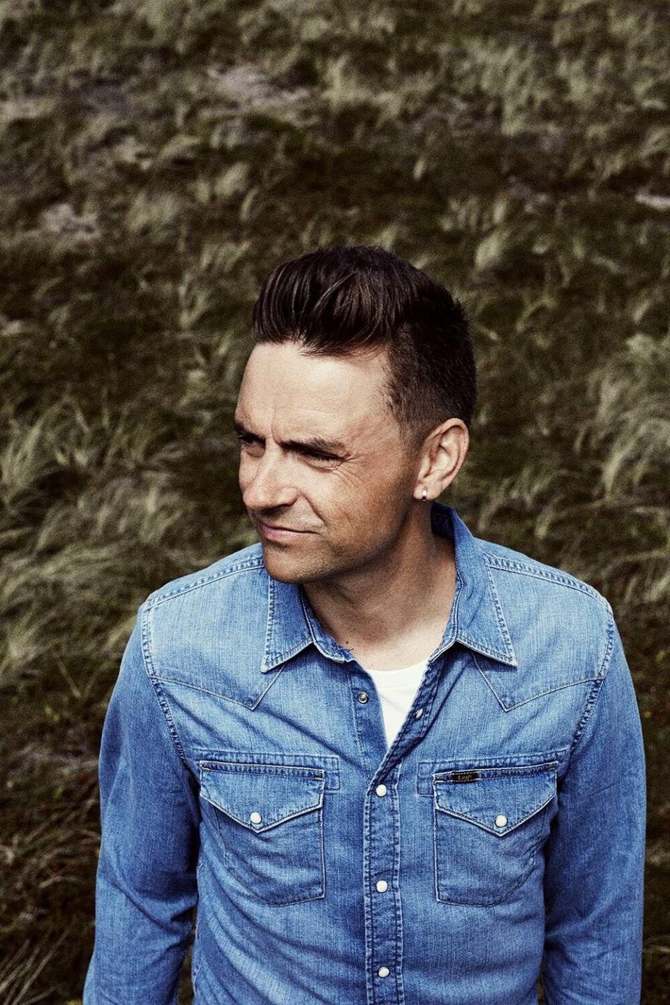 Simon Kvamm i Klitmøller: ”Det er fedt at være i kanten af noget. Her er udsigt. Et gigantisk hav, en kæmpe horisont og lille mig, der står der'