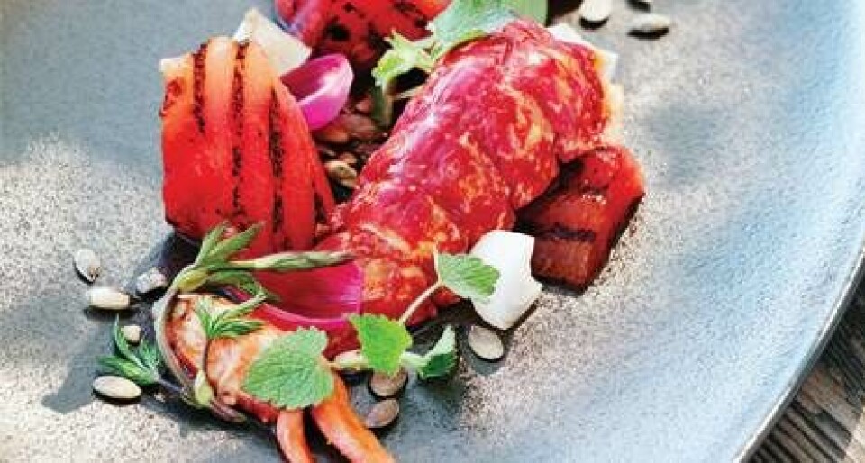 Sorthummer med grillet vandmelon
