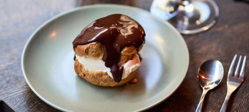 Giv nytårsmiddagen en hæderlig afslutning med disse bløde profiteroles
