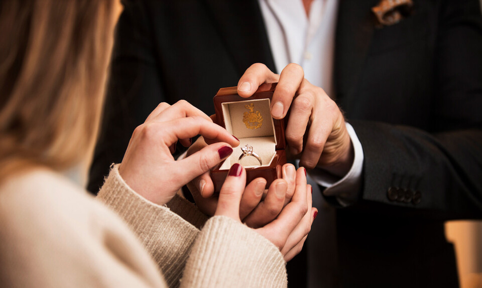 En juveler guider: ”Sådan finder du den helt rigtige forlovelsesring”