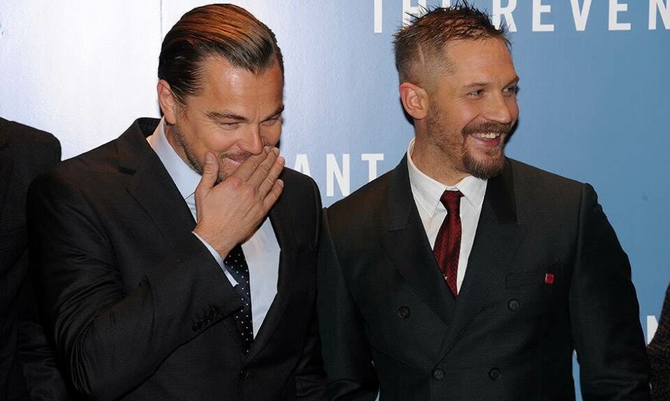 Tom Hardy tabte et væddemål - og har nu fået tatoveret Leonardo DiCaprios navn på sin arm
