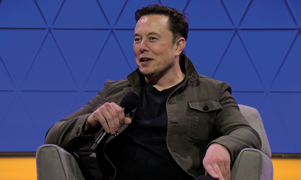 Elon Musk vil koble din hjerne til en computer med en chip – fra næste år