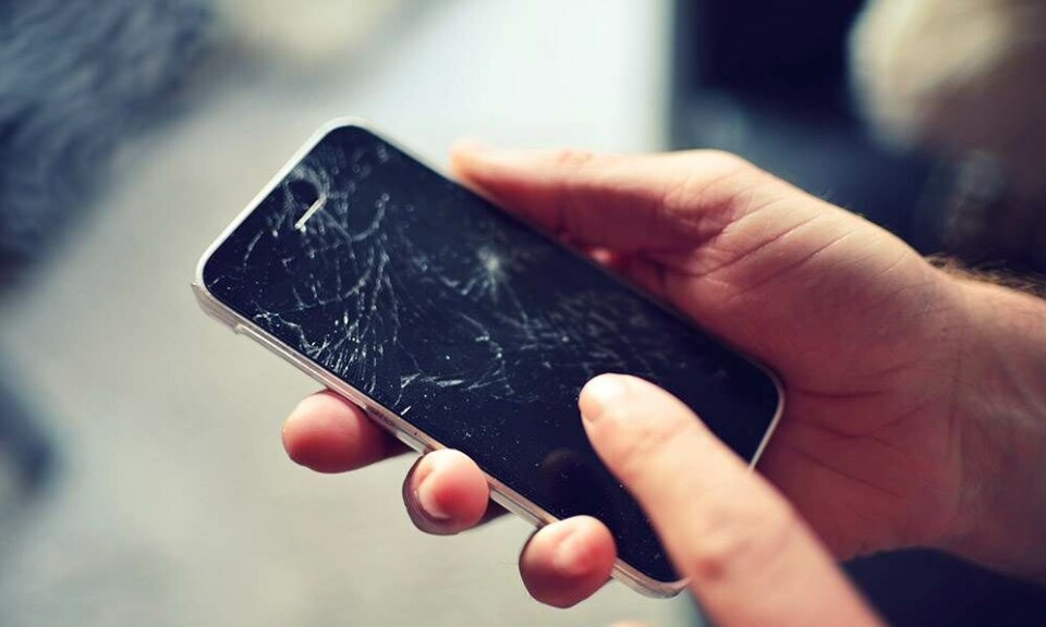 iPhone med ødelagt skærm
