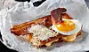 Bacontoast med ost og spejlæg