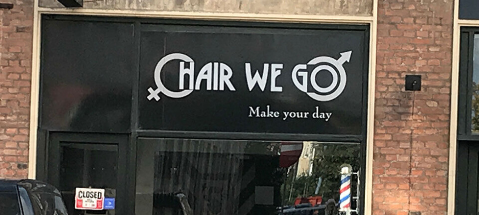 Hvorfor har frisører så mærkelige navne? Manden bag 'Hair We Go' forklarer sit