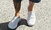 Sommerens store tendens: 12 sneakers uden snørebånd