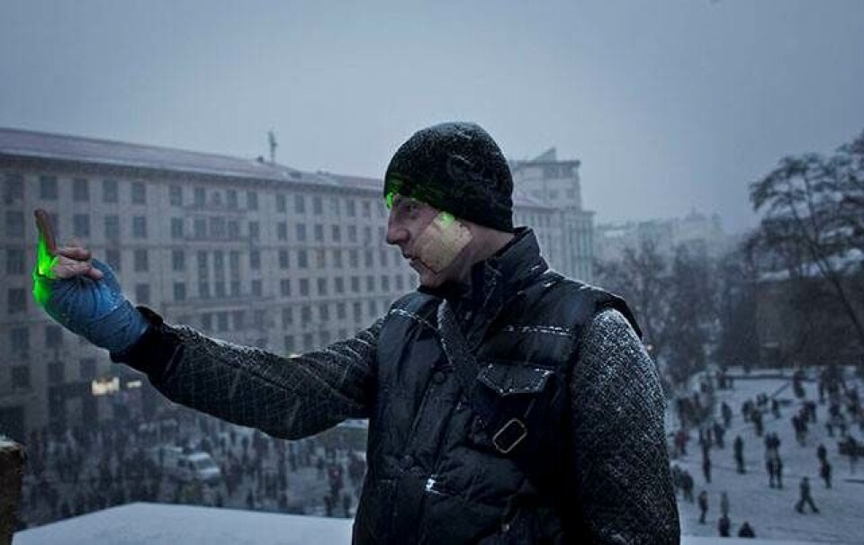 Status på Kiev: Flyvende brosten og fødeby i brand