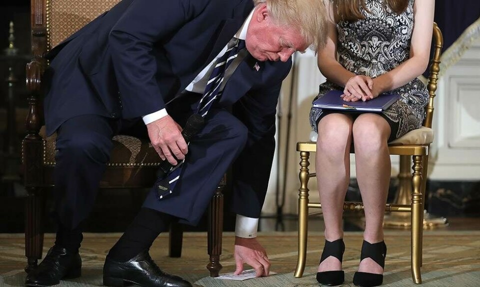 Foto afslører Donald Trumps noter til møde med ofre for skoleskydning