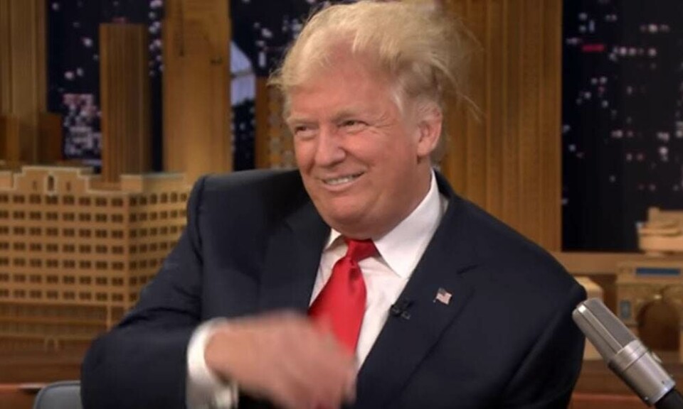 Se Jimmy Fallon ugle Donald Trumps hår på live-tv