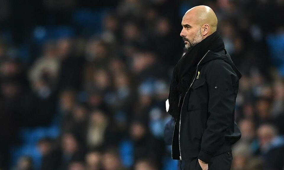 Fredagens detalje: Derfor har Pep Guardiola pillet mærket af sin Stone Island-jakke