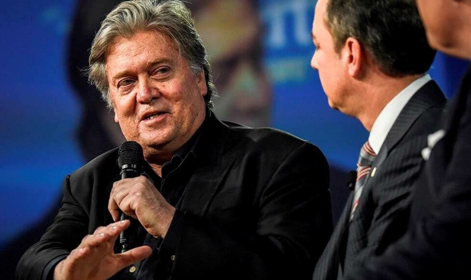 Steve Bannon ved stadig ikke, hvordan man skal bære en skjorte