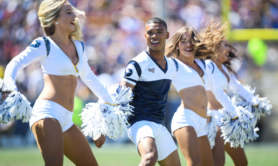 Napoleon Jinnies er blandt de mænd, som skal være cheerleaders ved Super Bowl 2019.