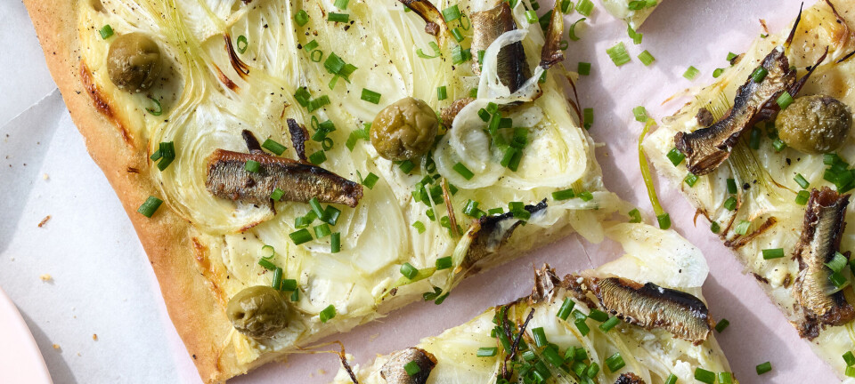 Denne lette sommerpizza passer perfekt til lune aftener i det fri