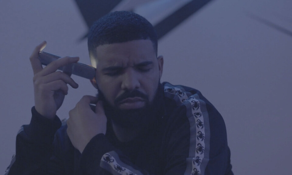 Drake indspillede kæmpehits i dansk tøj: ”Vi måtte få det produceret specielt til ham” Drake indspillede kæmpehits i dansk tøj: ”Vi måtte få det produceret specielt til ham”
