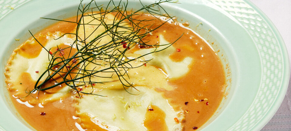Ravioli med jomfruhummer-bisque og sauce rouille