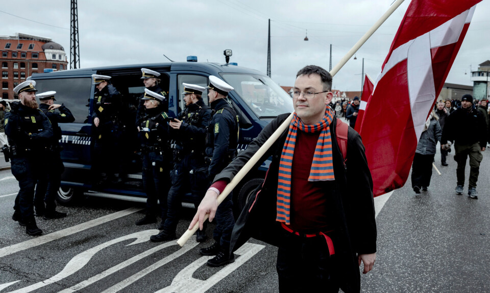 Selv ikke republikanerne kunne afholde sig fra at flage for kongen
