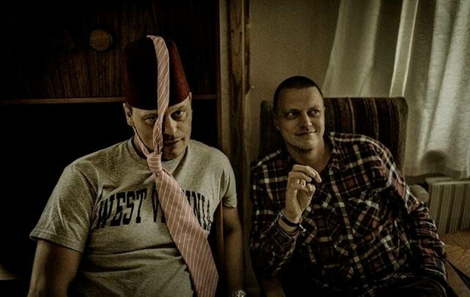 ”Jeg kan huske, engang nogle kids kom ind backstage efter en koncert. ’Wow, svedigt, sidder I lige og ryger noget weed?’ ’Nej, vi drikker te. Vil I have en kop?’